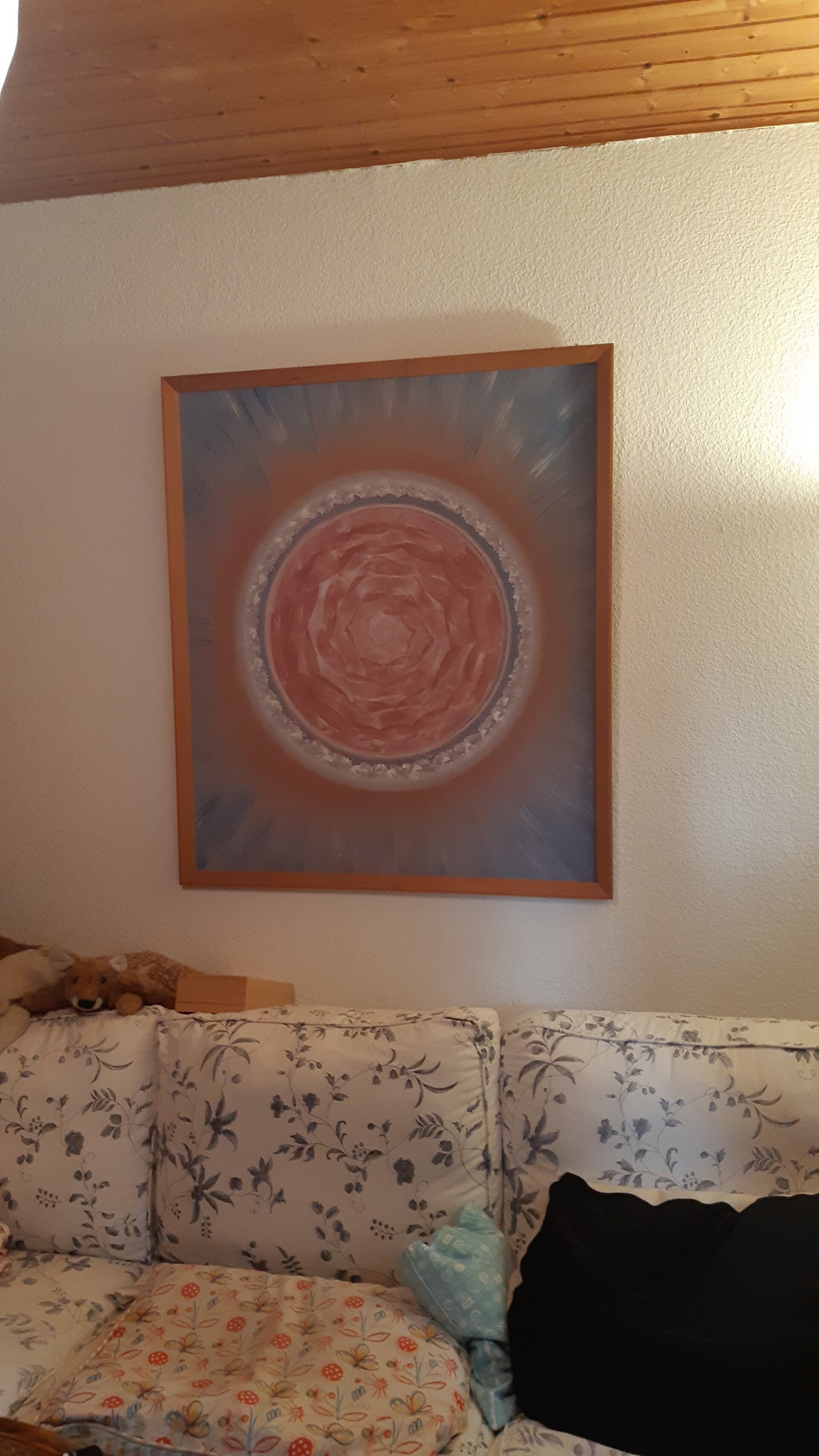 Kundenfoto von einem persönlichen Mandala Seelenbild zuhause