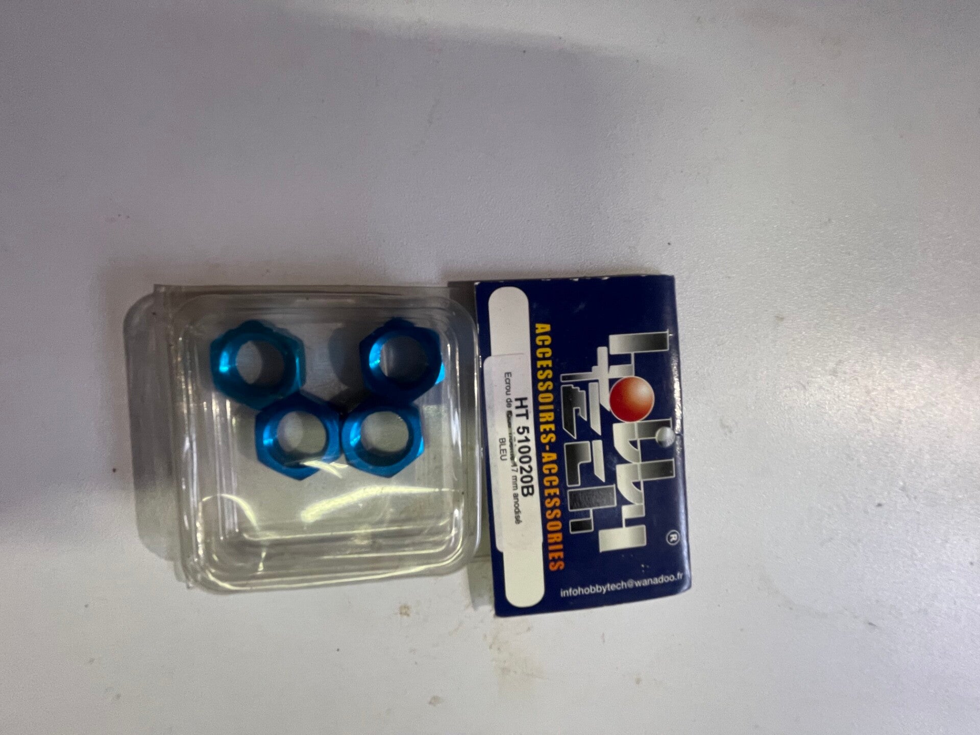 DESTOK26 Ecrou de roue 1/8 17mm anodisé bleu