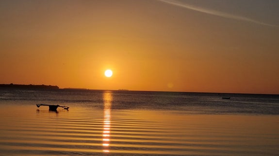 "Coucher soleil océan Zanzibar - Contact agence voyage Narilaem Safari"
