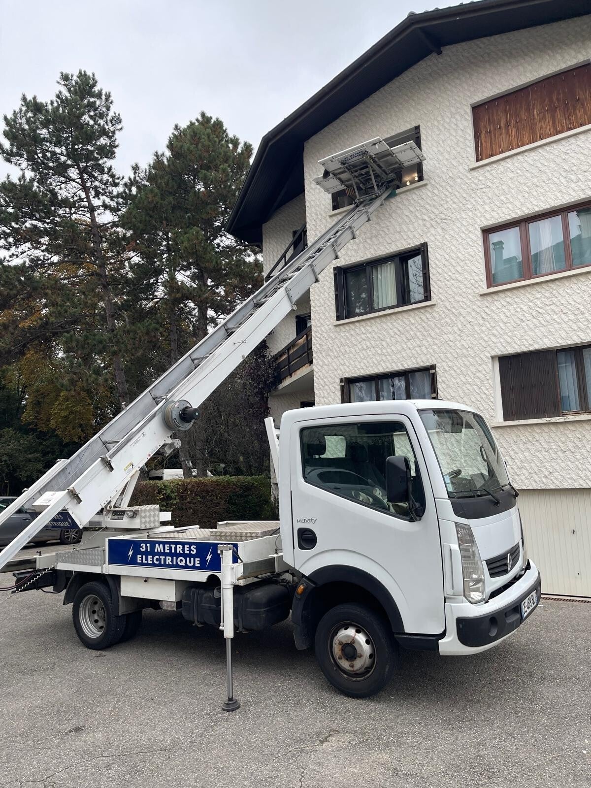 location monte meuble Aix-les-Bains monte meuble professionnel Aix-les-Bains camion monte meuble Aix-les-Bains