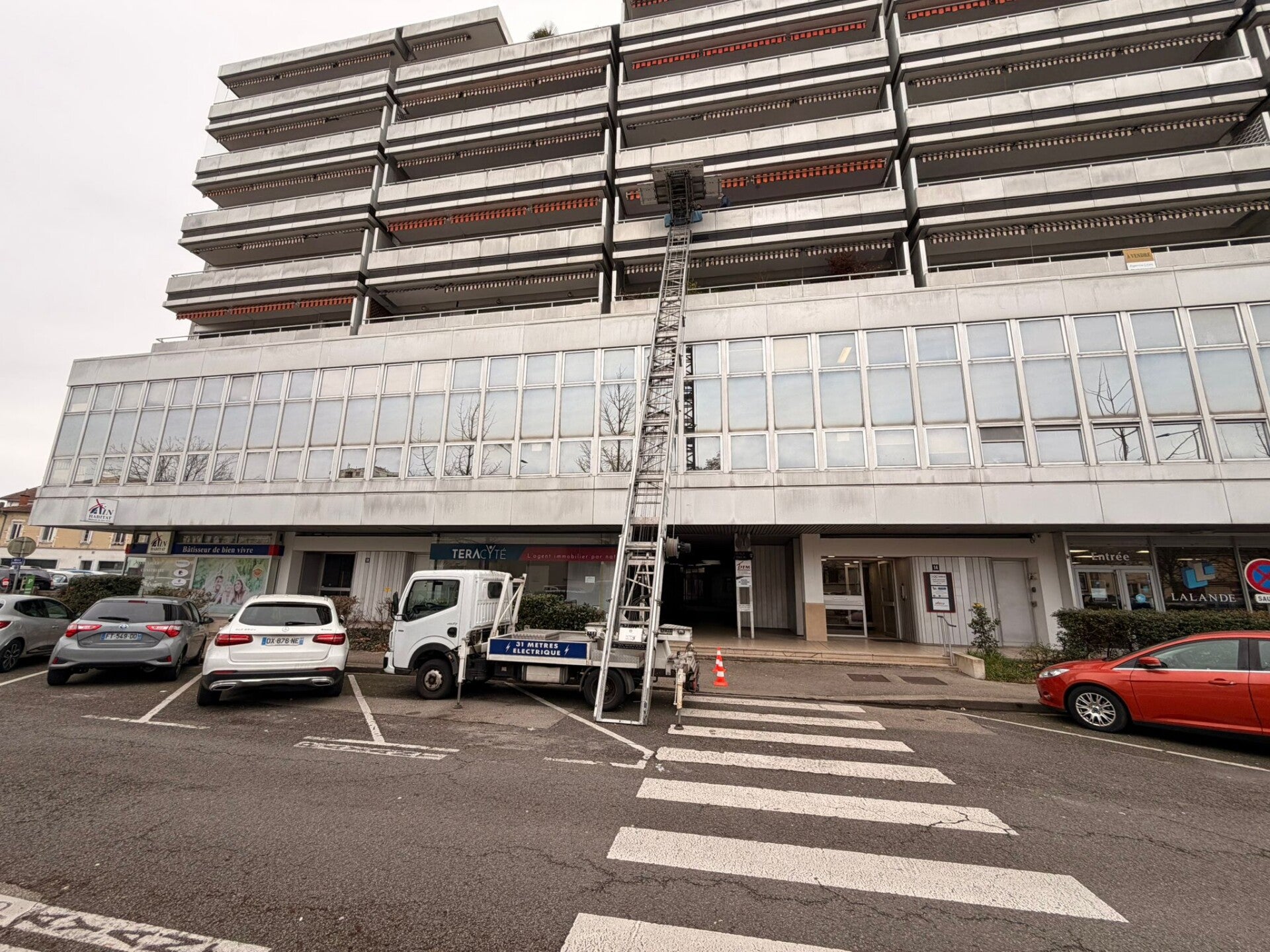 Location monte meuble Drôme 26 - intervention professionnelle avec monte charge
