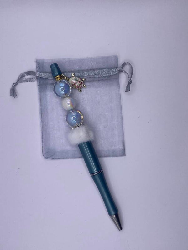 Pen blauw/grijs met kraal in en kraal en schildpad bedeltje