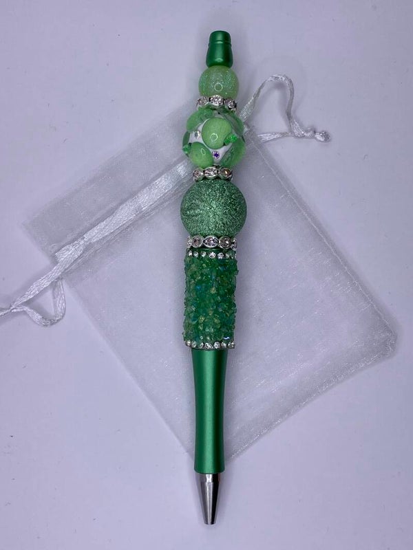 Vrolijke pen met appel