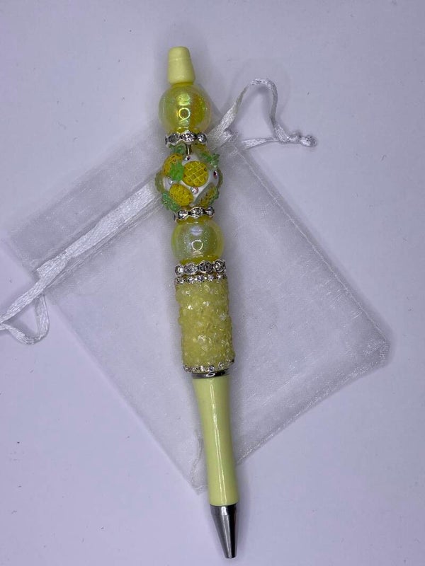 Vrolijke pen met ananas