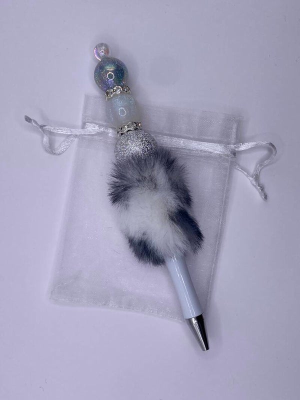 Pen zwart wit fluffy