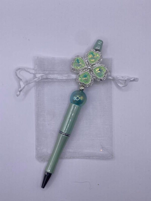 Pen saliegroen met luxe bling topper geluksklaver