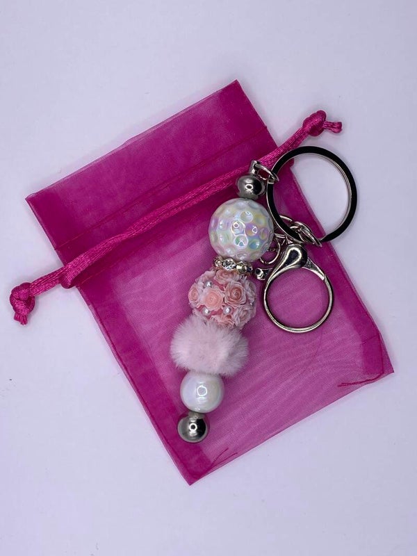 Sleutelhanger zilverkleurig met roze rozenkraal