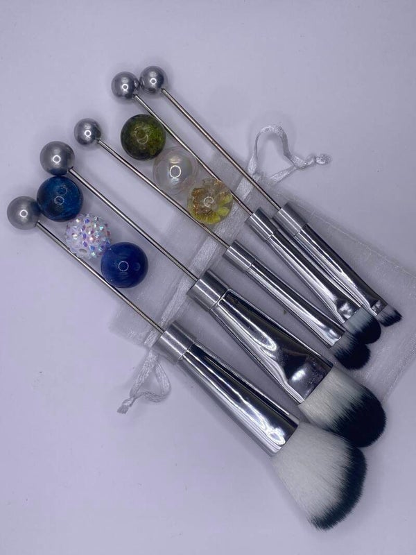 Make up kwasten set zilverkleurig nog samen te stellen naar wens