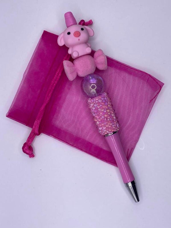 Pen roze met varken en fluwelen strikje