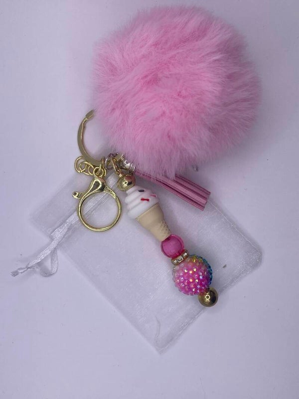 Sleutelhangers tashanger goudkleurig met ijsje en roze pompom