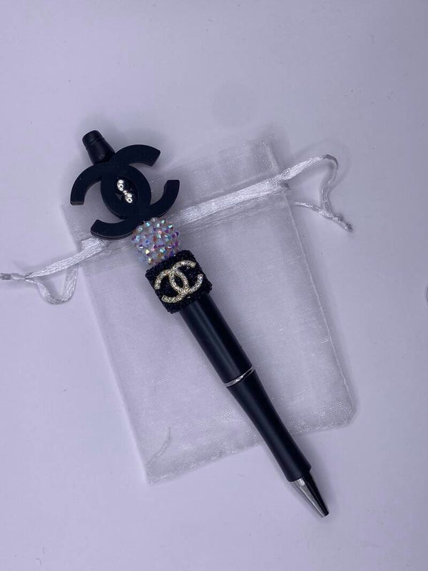 Pen met siliconen letters CC zwart en CC kraal