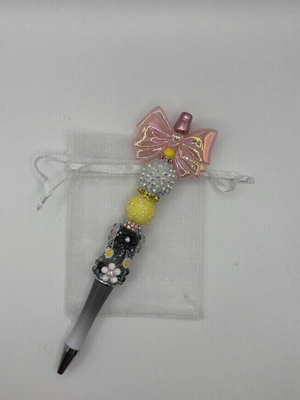 Pen grijs/wit met bloemenrandje en grote strik zalm