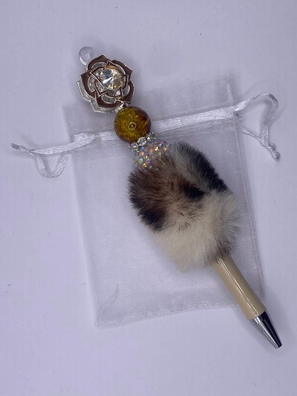 Pen beige met fluff en fancy kraal