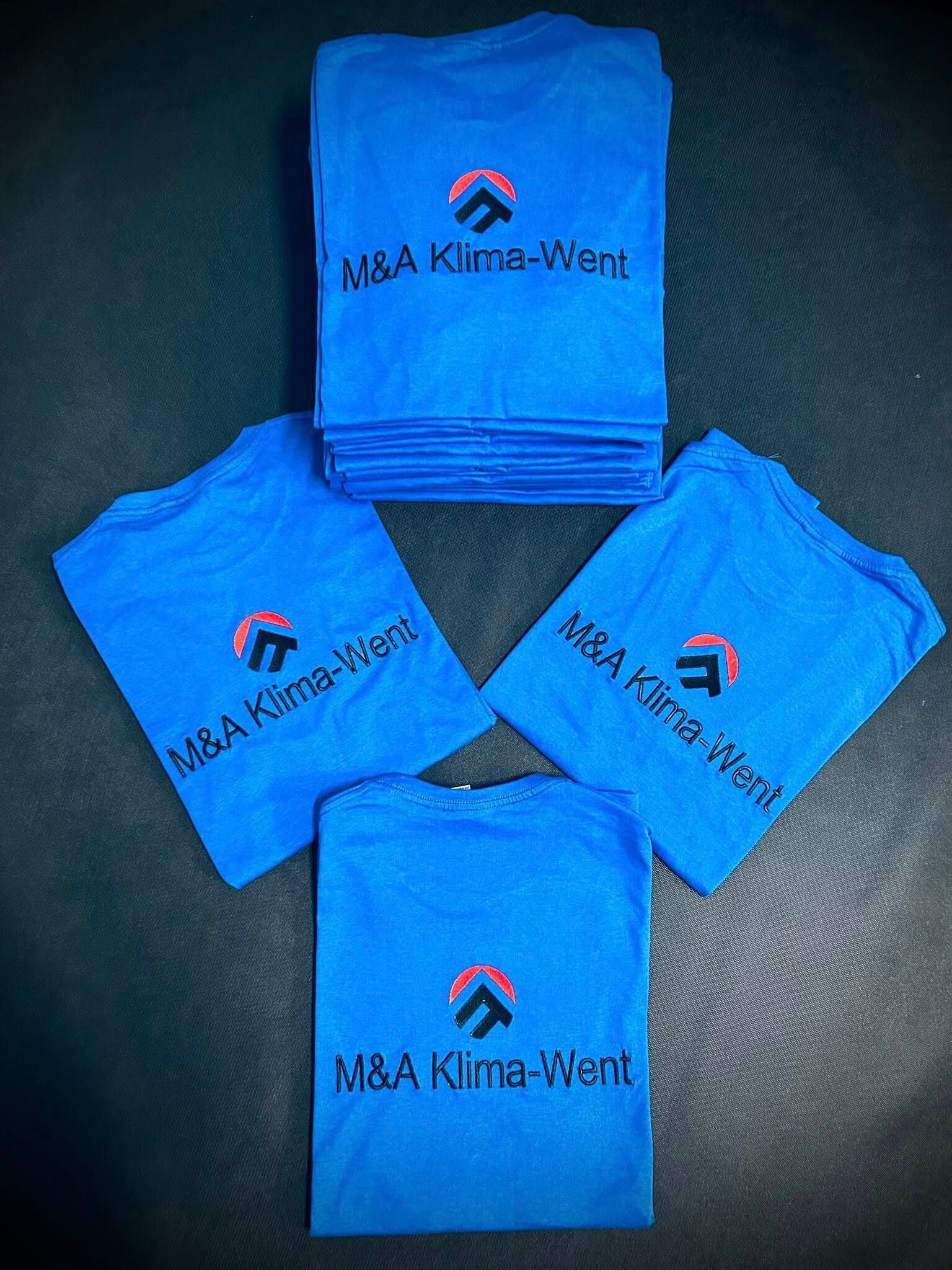 Haft komputerowy logo i napis na koszulce T-shirt dla firmy klimatyzacyjnej w Nowym Sączu