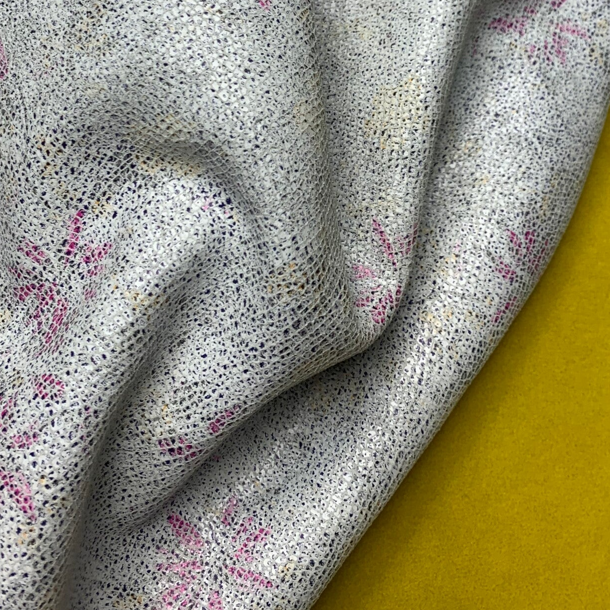 + Wit met bloemen 4: 60-70x50-65