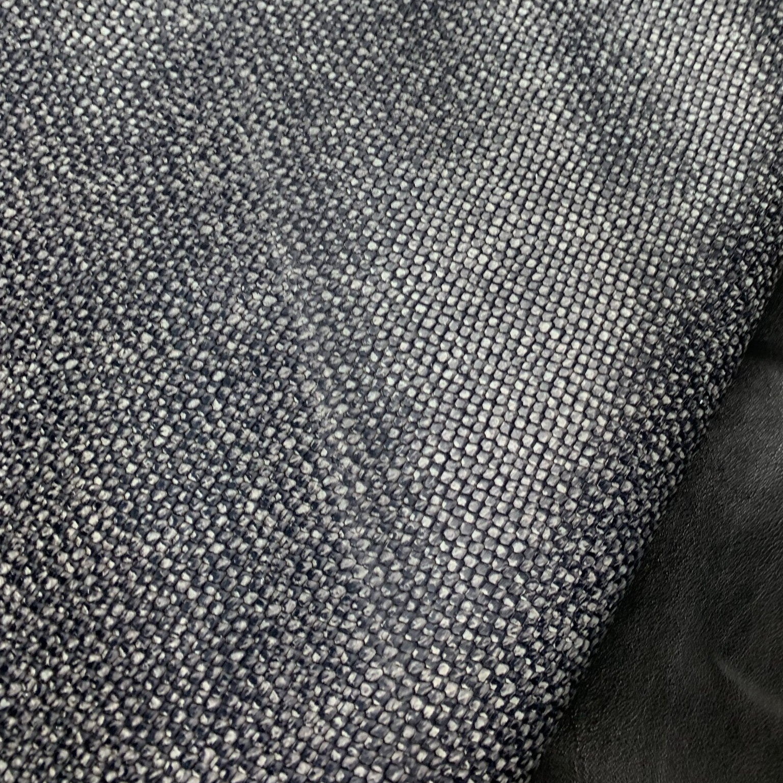 - Donkergrijze schub 3: 55-80x40-55