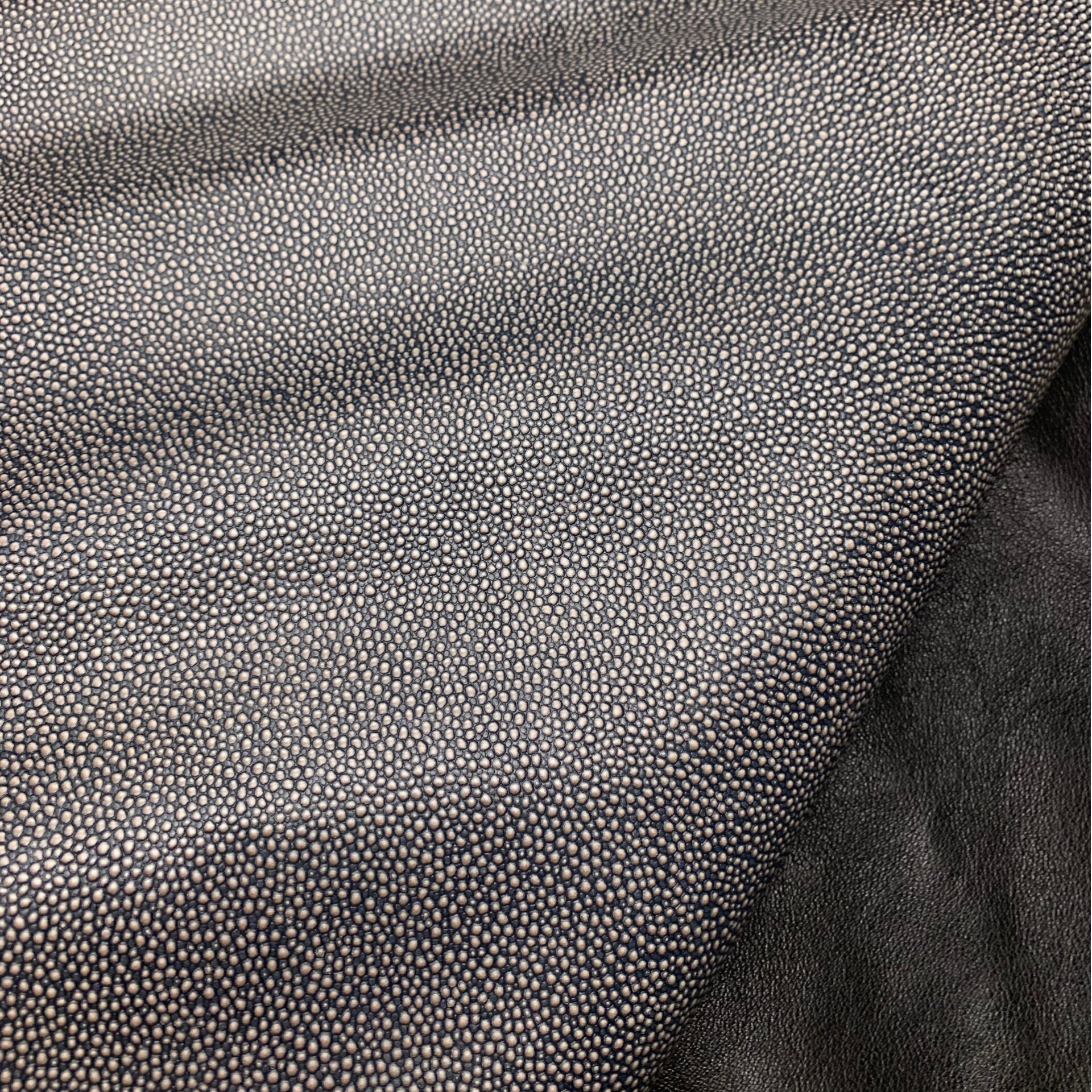 - Grijze stippel 3: 85x60-70