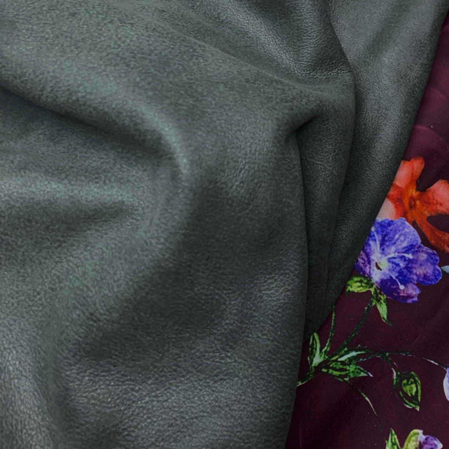 Diep donkergrijs 1: 105x70-90