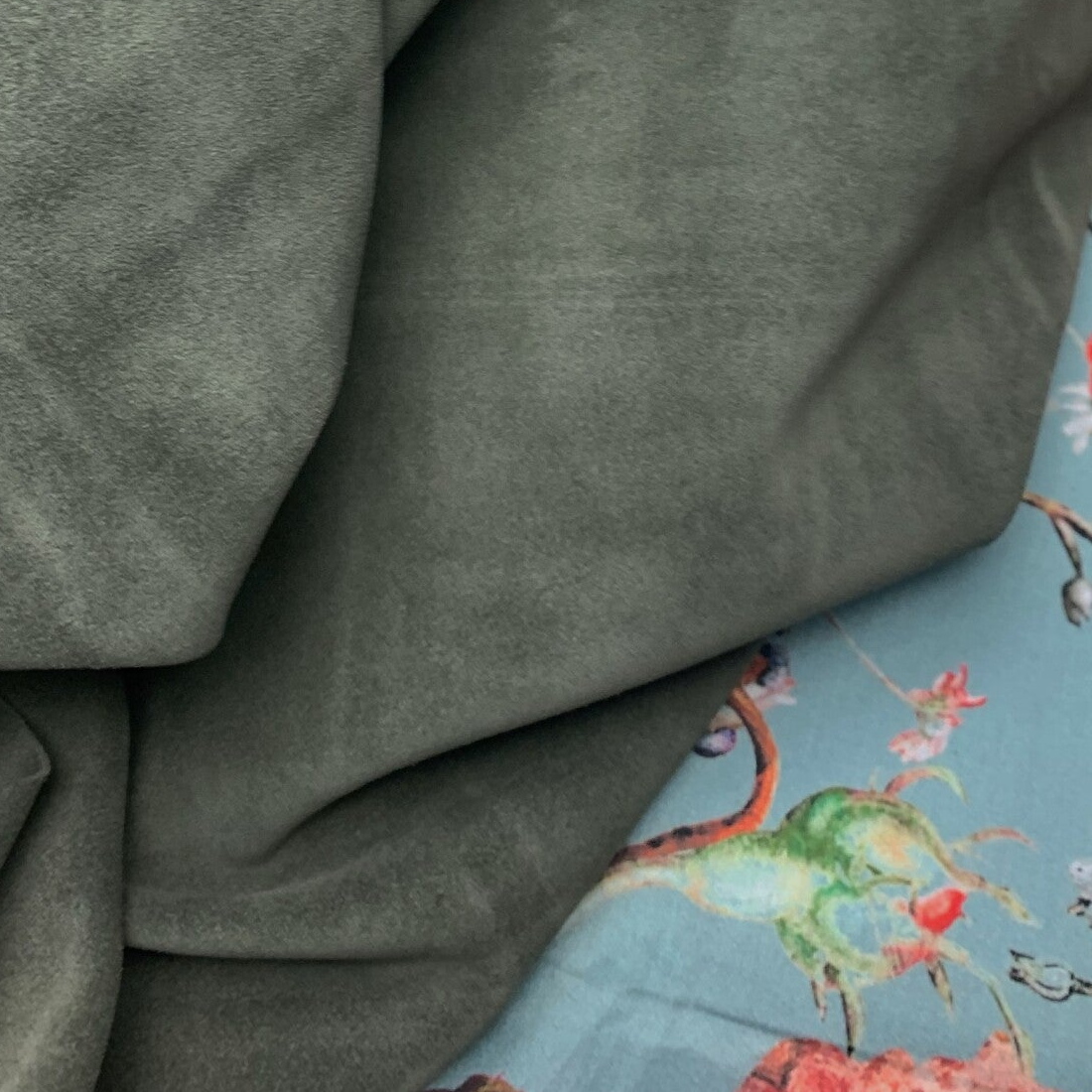 - Suede donkergroen 3: 110x40-50