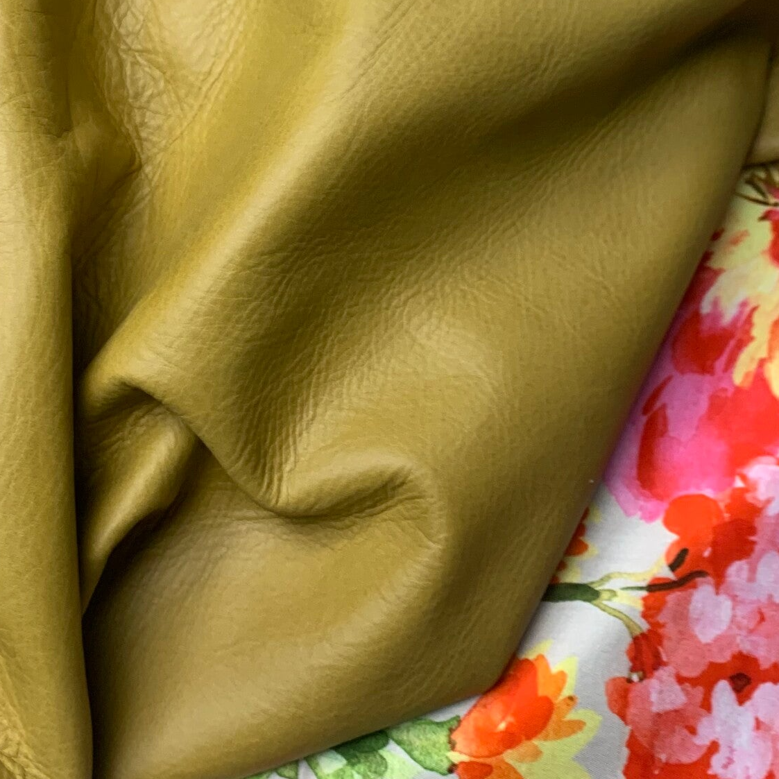 Glad mosterdgeel 1: 100x55-60