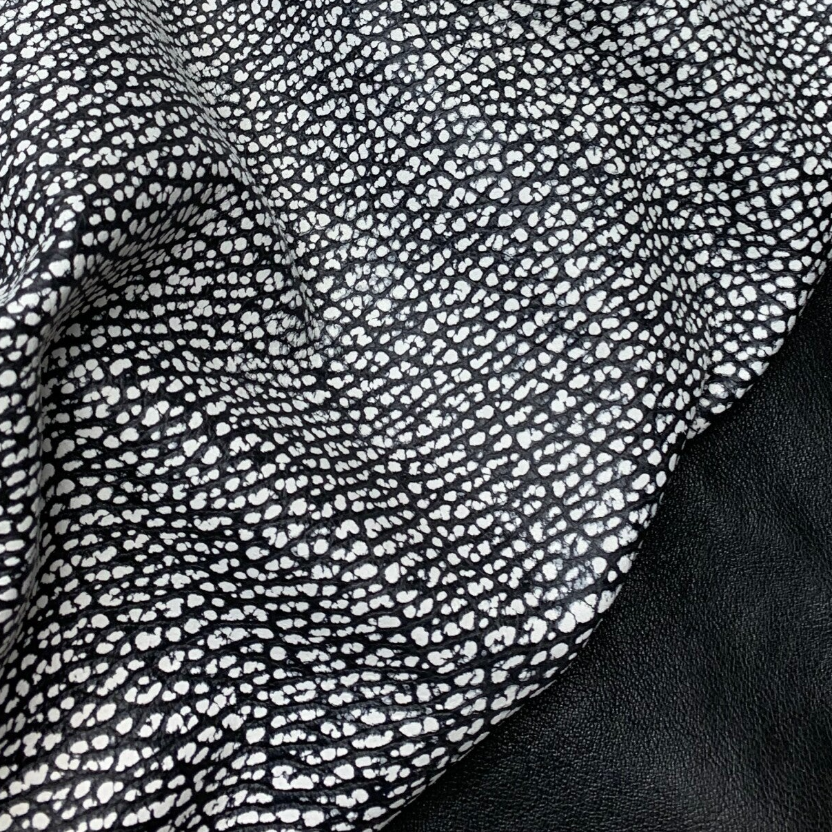 - Zwart witte wirwar 2: 65-85x50-70