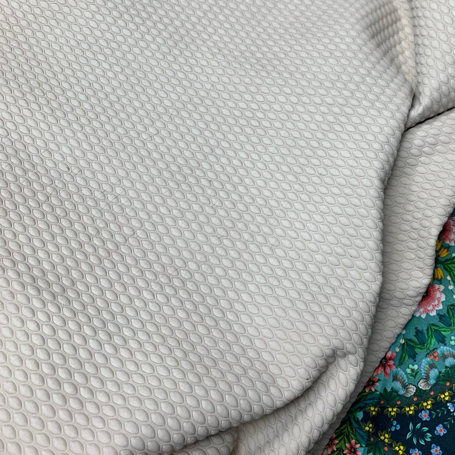 *Creme ovaal 2: 90x65-80