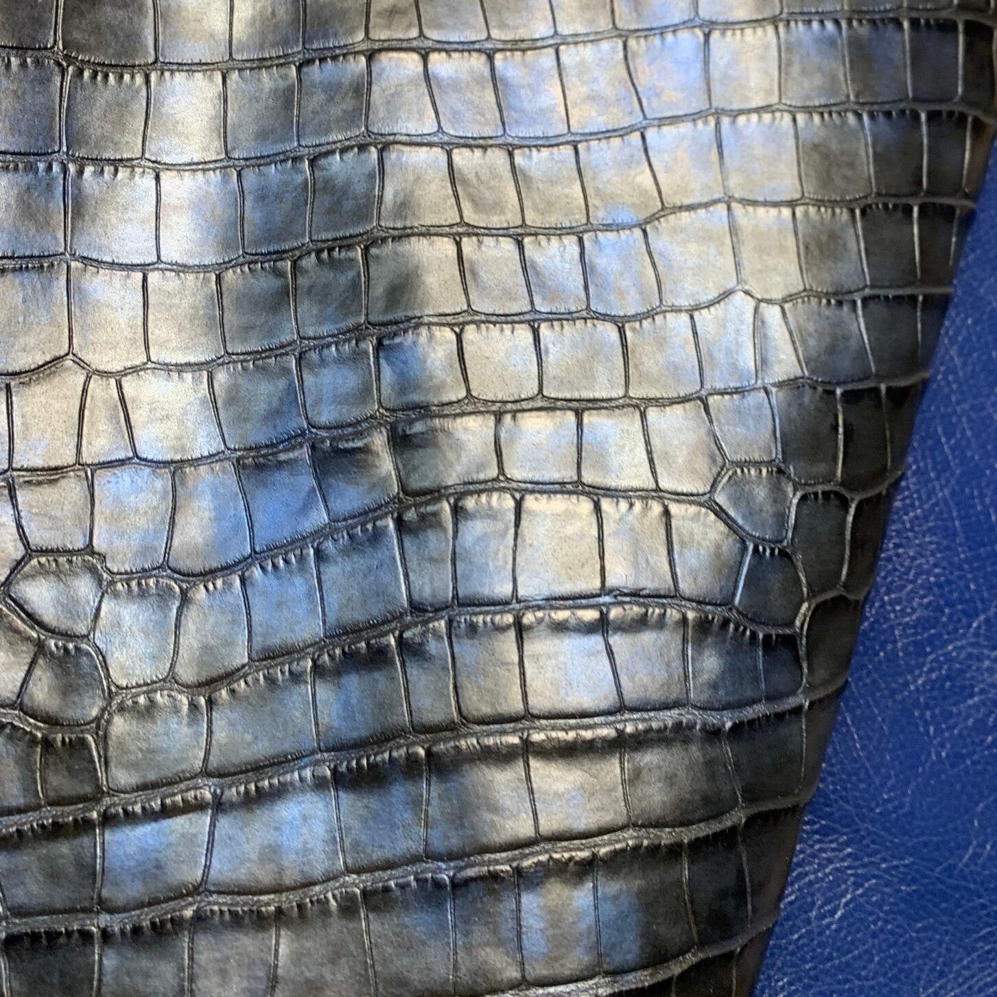 - Zwart blauwe croc 4: 65-90x55-70