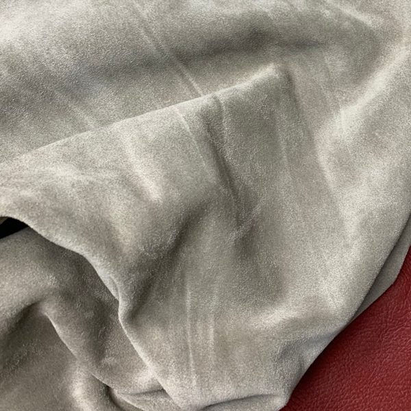 - Suede creme 4: 80x30-45