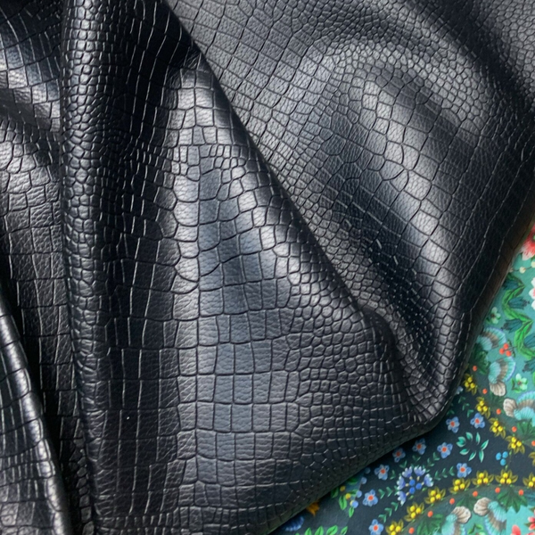 2x Zwart bewerkt reptiel 1: 105x50