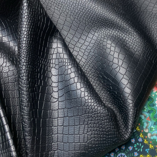 2x Zwart bewerkt reptiel 6: 80x45-50