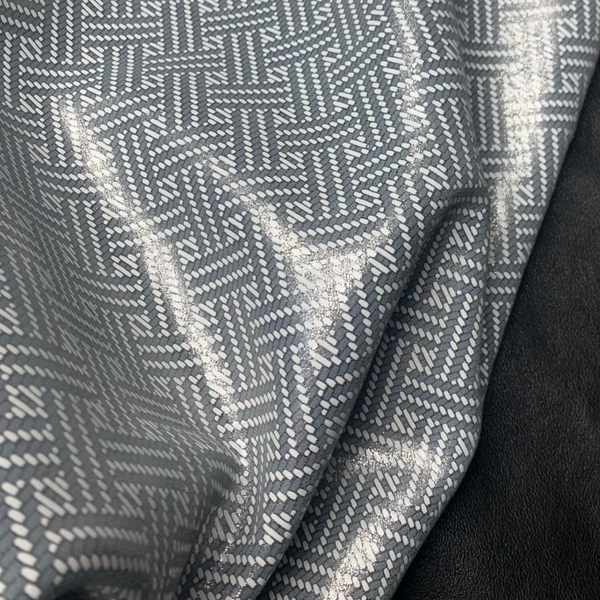 + Grijs witte zigzag 2: 65-90x65-70