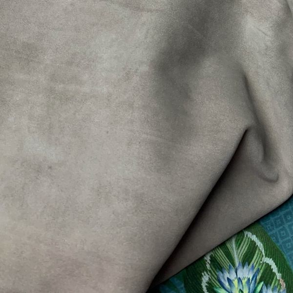 Suede taupe 4: 100-105x50