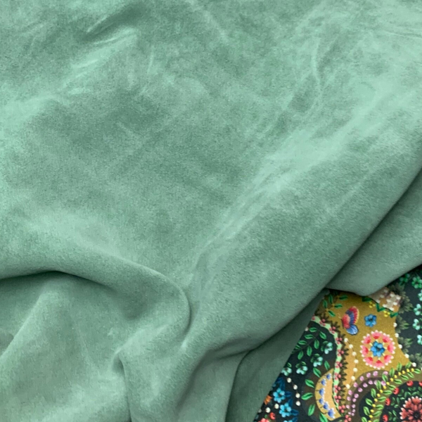 - Suede groen 5: 90-100x60-70