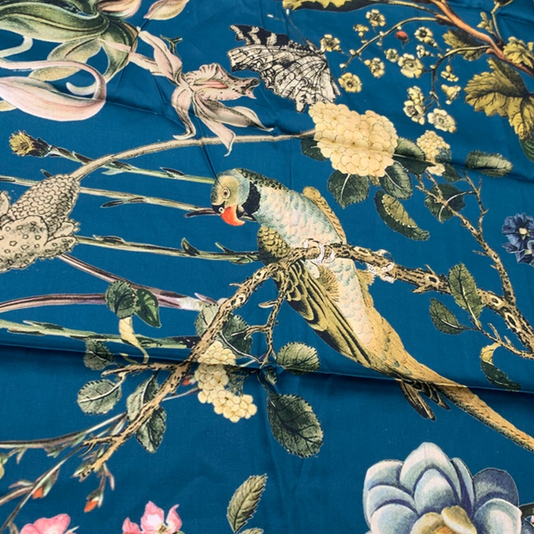 Fleurige voeringstof: 190x85