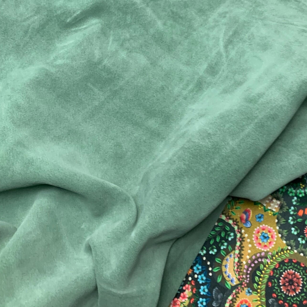 - Suede groen 3: 80x45-60