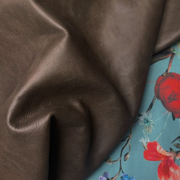 Stoer bruin: 115x30-65