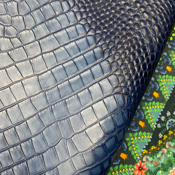 *Donker en li-blauwe croc 3: 90x60-75