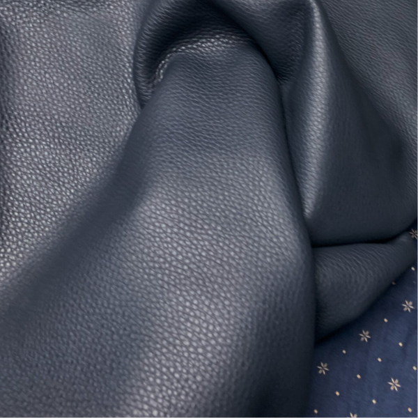 - Pebble blauw 3: 50-85x50-70