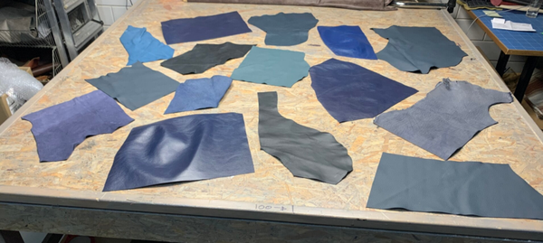 Pakket blauwe lapjes