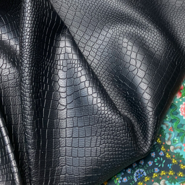 2x Zwart bewerkt reptiel 2: 90x65-70