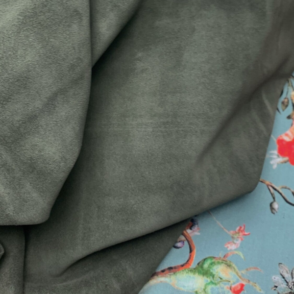 - Suede donkergroen 2: 100x45-60