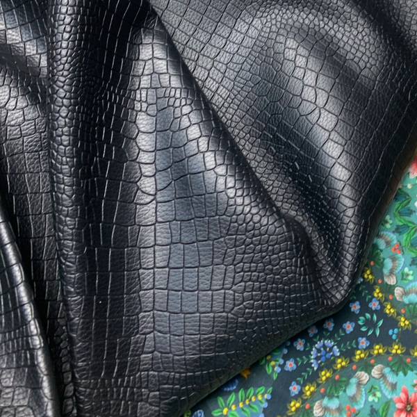 2x Zwart bewerkt reptiel 1: 65-75x60