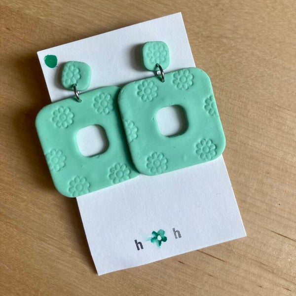 Mint Daisy Earrings