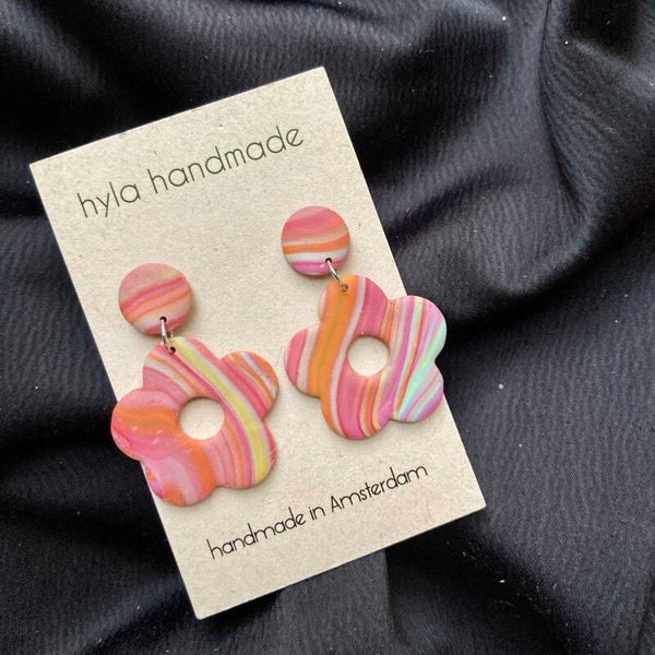 Groovy Single Flower Earrings