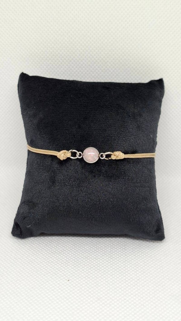 Armbandje waxkoord met wit epoxy bedeltje