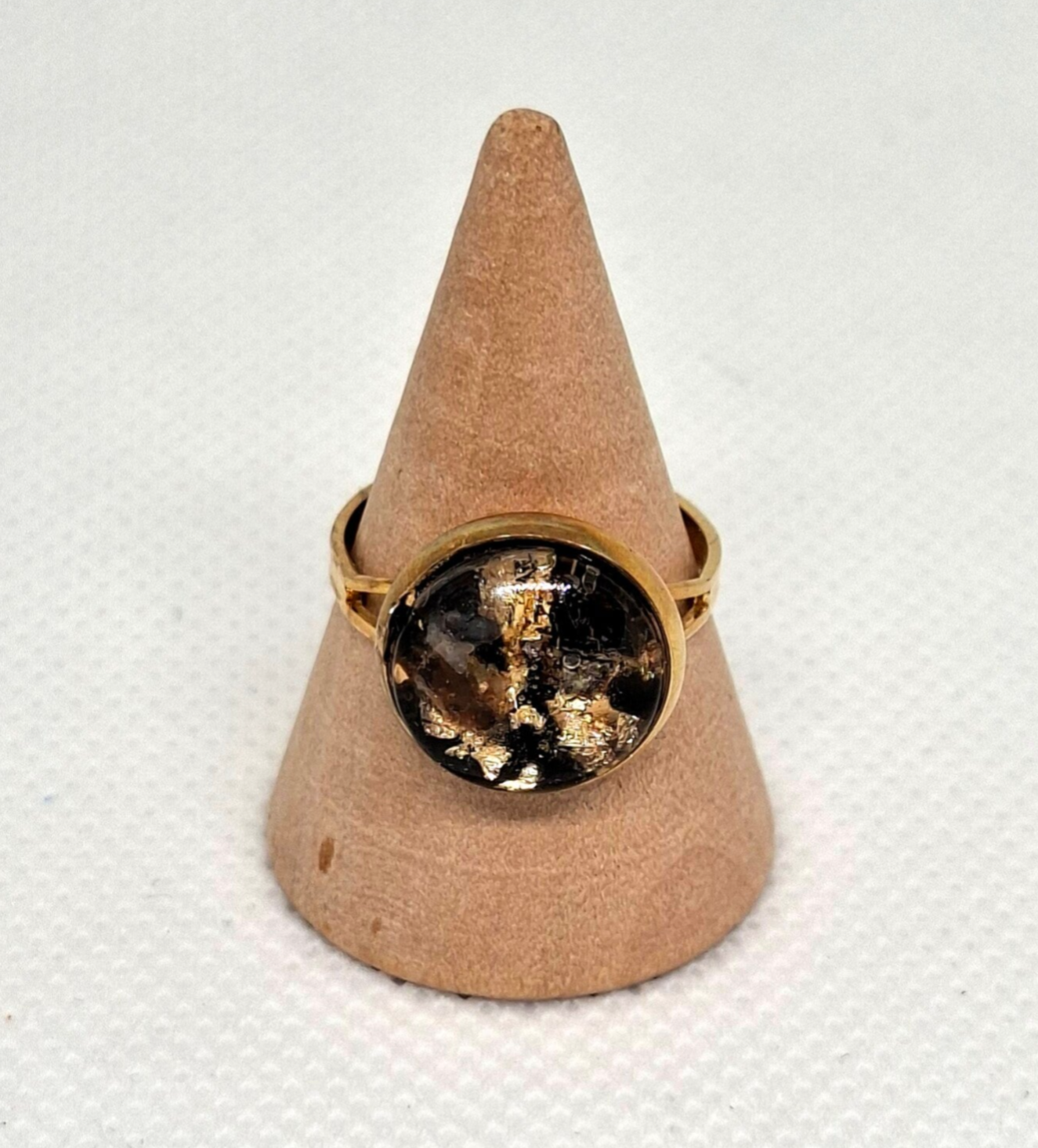 Ring goudkleurig gevuld met zwarte epoxy diverse varianten