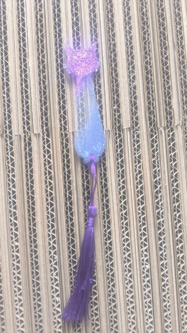 Średnia zakładka purple