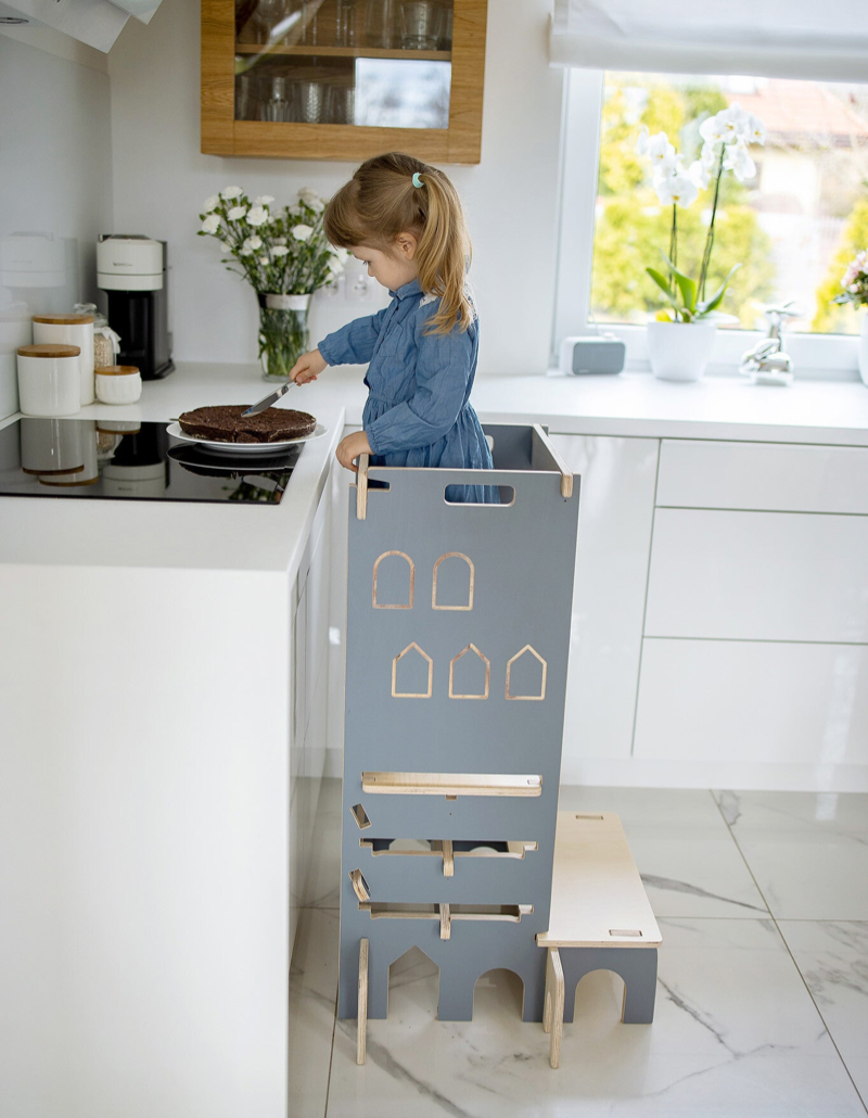 montessori leertoren met glijbaan