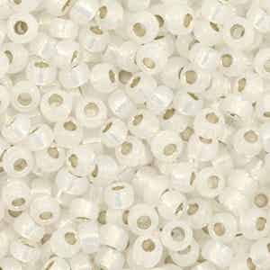 551 Gilt lined opal white 8/0