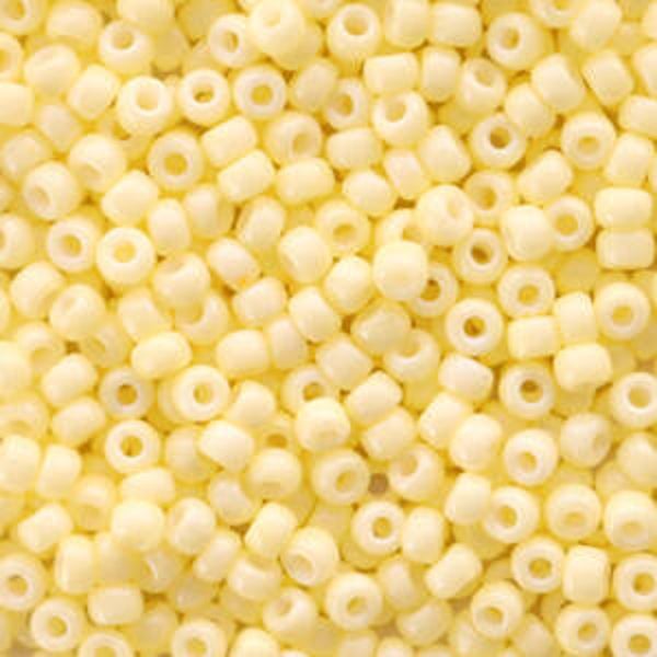 4451 Duracoat opaque light lemon ice yellow 8/0